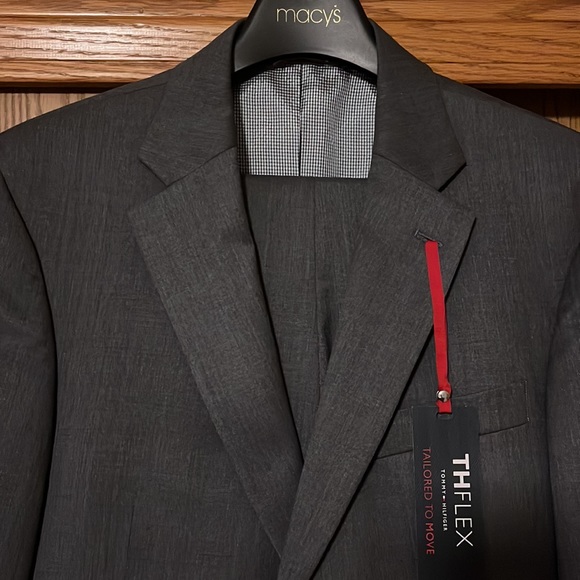 Brand New: Tommy Hilfiger Suit (jacket 40L & pants 34x30)… - Picture 2 of 5